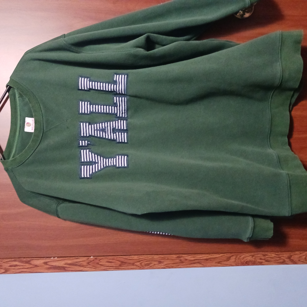 Forest Green Crewneck Sweatshirt with Ribbed Neckline
